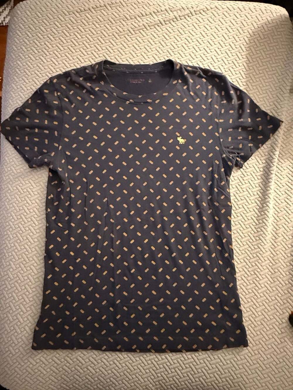 Abercrombie & Fitch Limited‎ Edition Patterned T-Shirt Size S